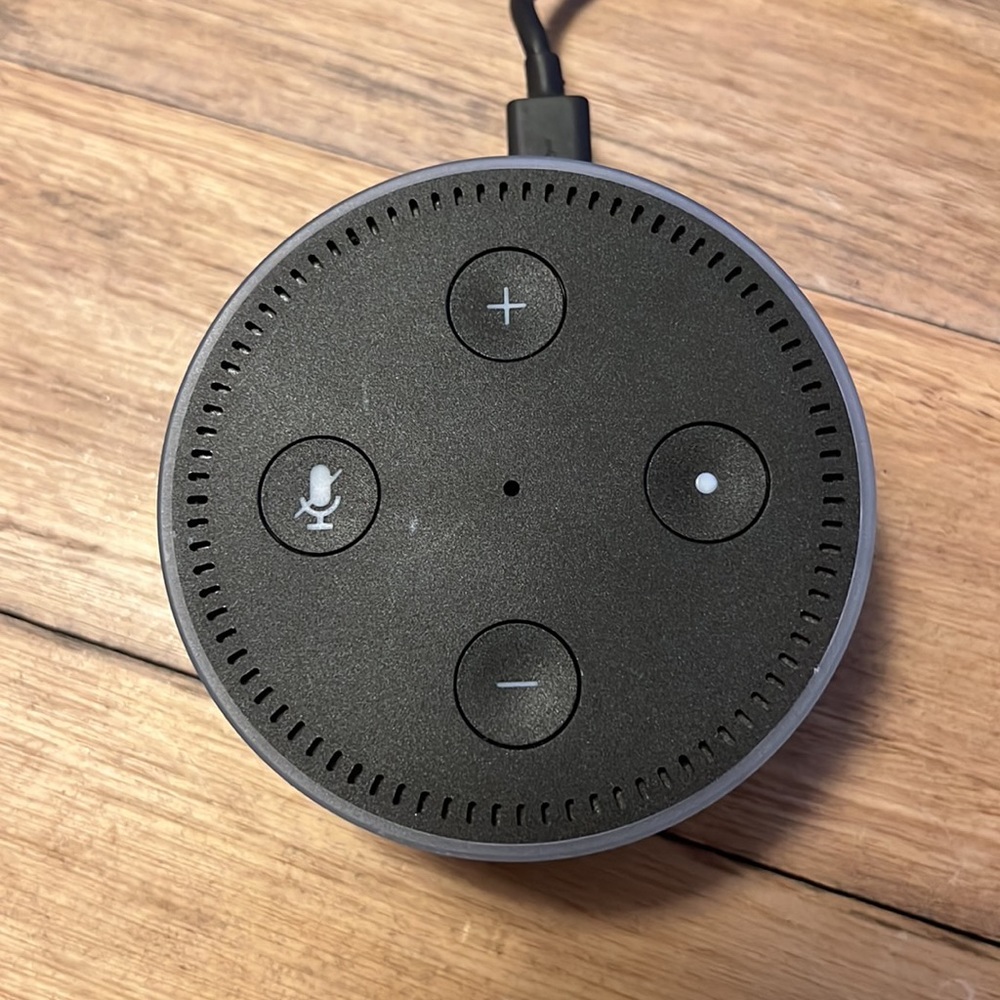 Amazon echo dot Alexa-enabled speaker - Picture 3 of 4